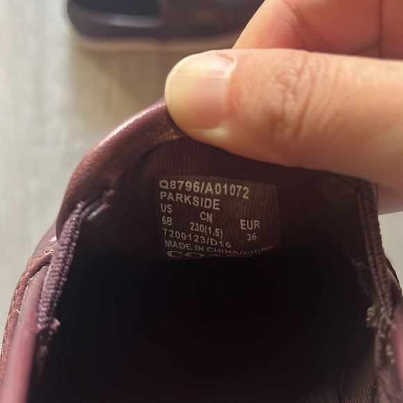 {COACH} Brand New:Pig liver red slip-on shoes US size6B brought from Coach - Picture 4 of 5